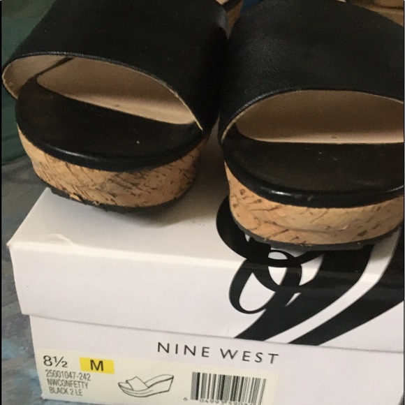 Comfy Nine West slides - Picture 2 of 5